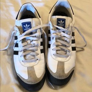 Men’s Adidas White / Blue size 12